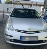 Toyota prius - Toyota Prius mit Benzin-Antrieb