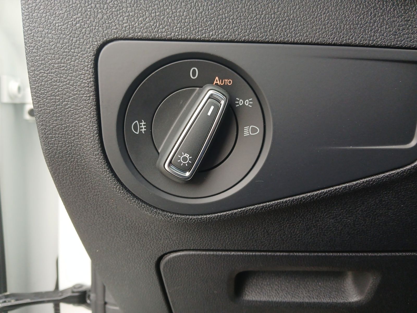 Fahrzeugabbildung Volkswagen Tiguan TSI Move DSG LED Navi ACC RFK SH LM