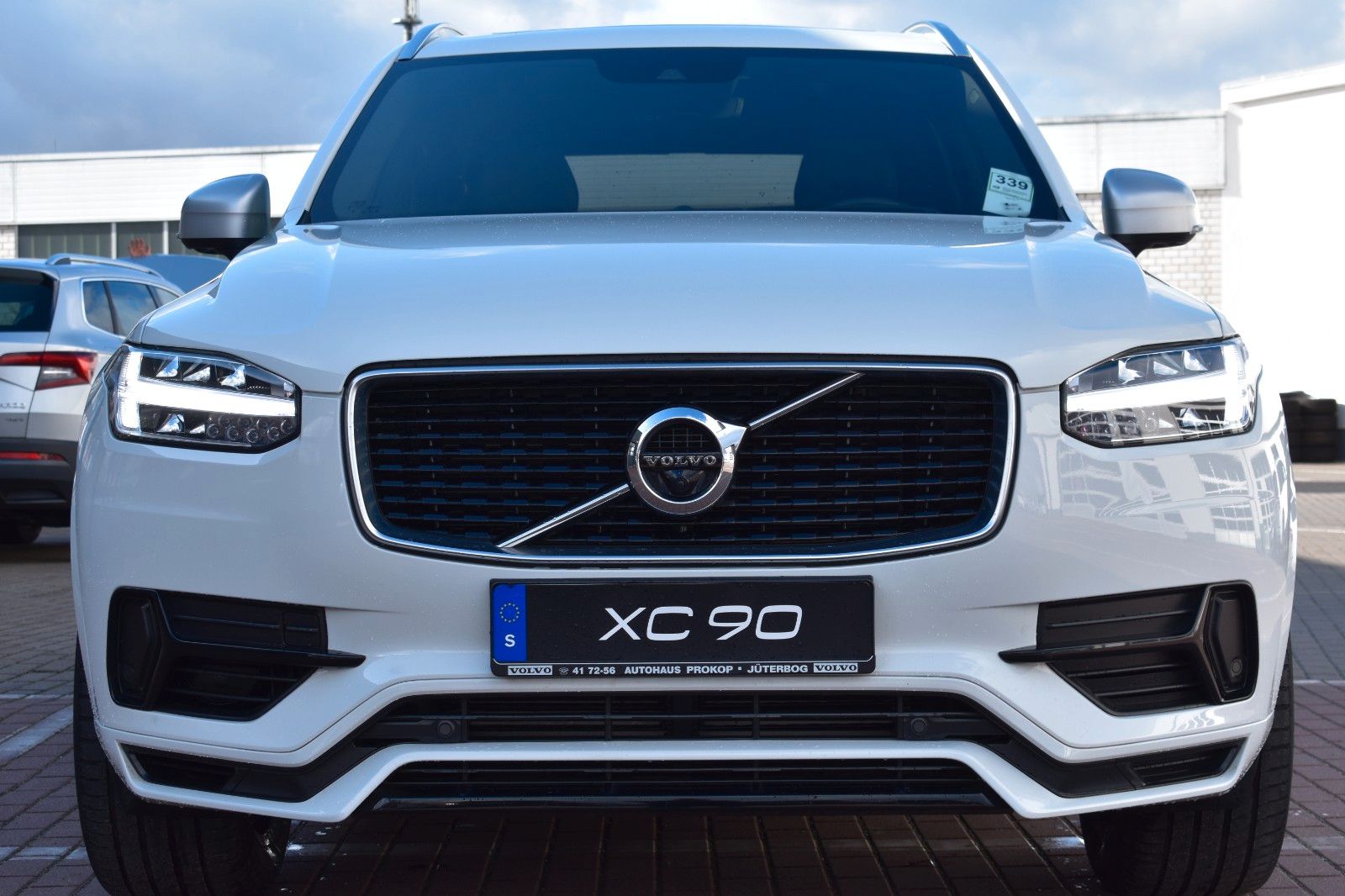 Fahrzeugabbildung Volvo XC90 D5 R Design*STHZ*PANO*RFK*LED*NAV*