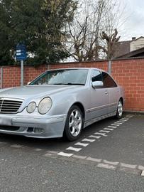 صورة 2 لـ 1999 Mercedes-BENZ E 280