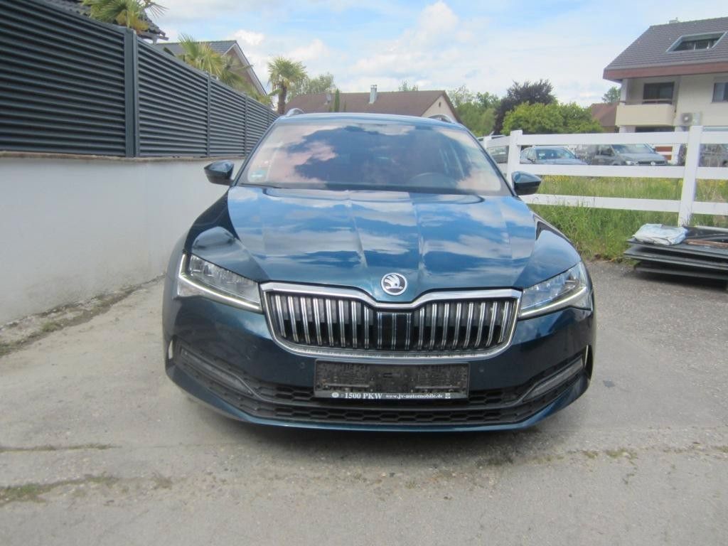 Skoda Superb 2.0 TDI 200 PS 4x4 DSG LED Navi ACC 18 Zo imagem 2