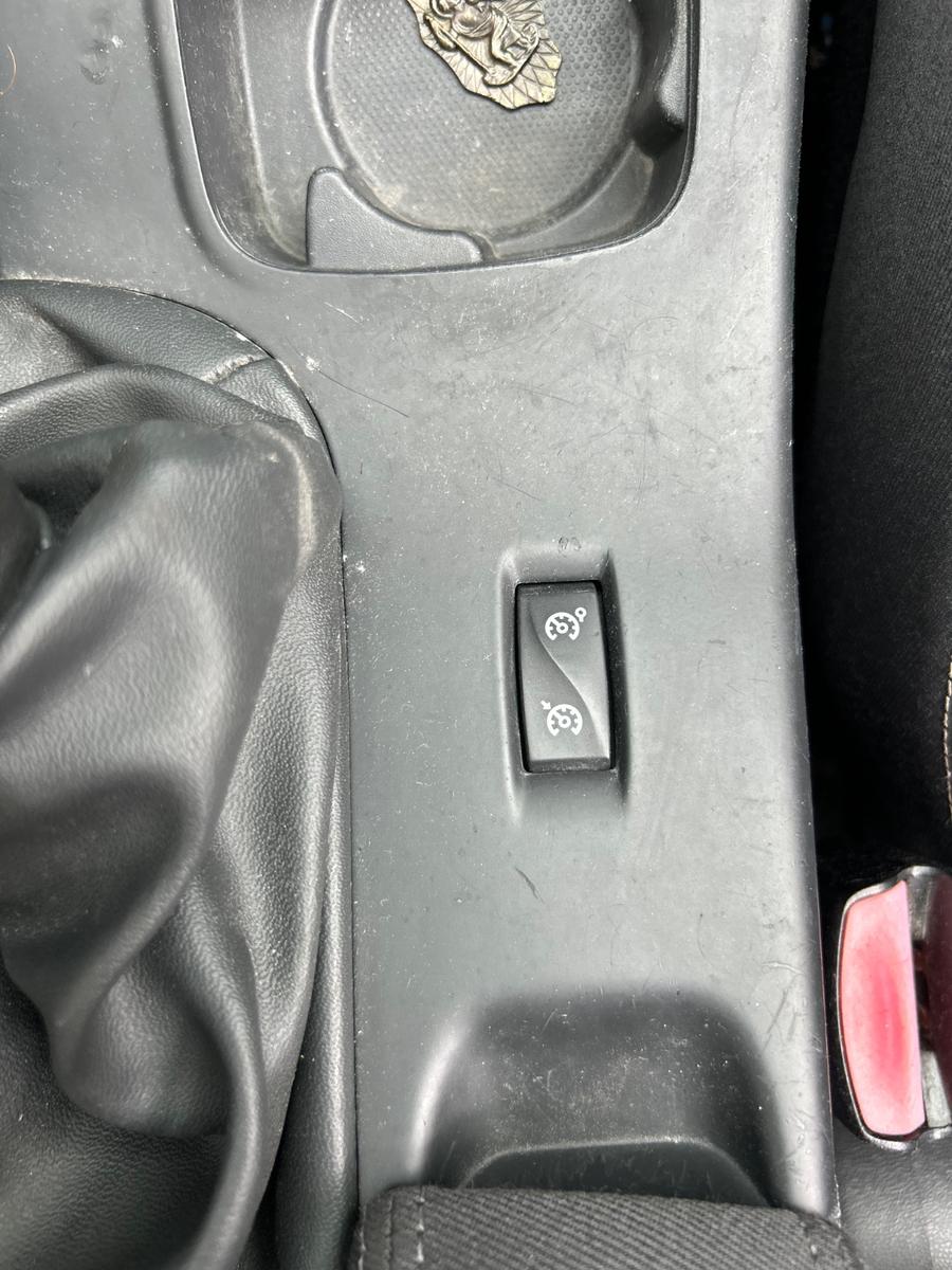 Renault Megane 2010 — photo 16