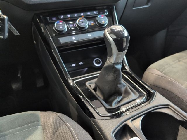 Touran 1.5 TSI HIGHLINE LED+NAVI+eHECK+NSW+CLIMA