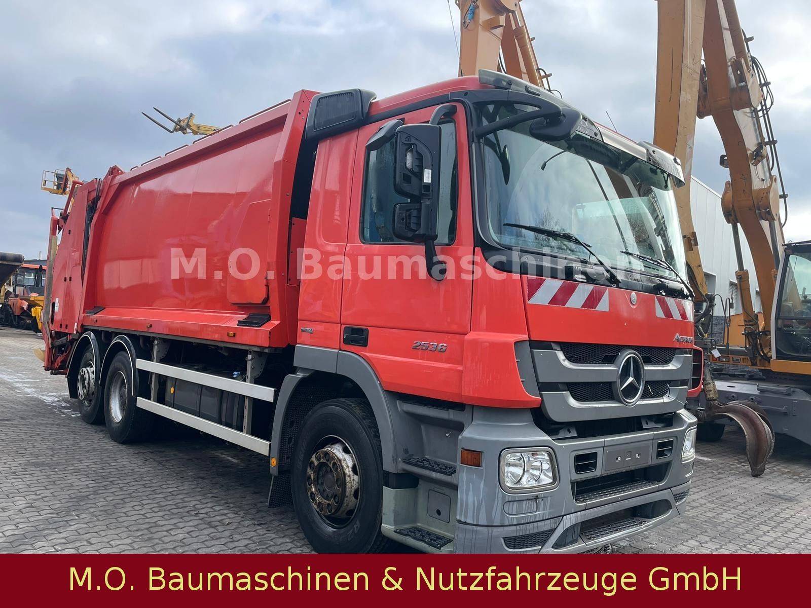 Fahrzeugabbildung Mercedes-Benz Actros 2536 /  6-Zyl / 3-Achser / AC / L+L Achse