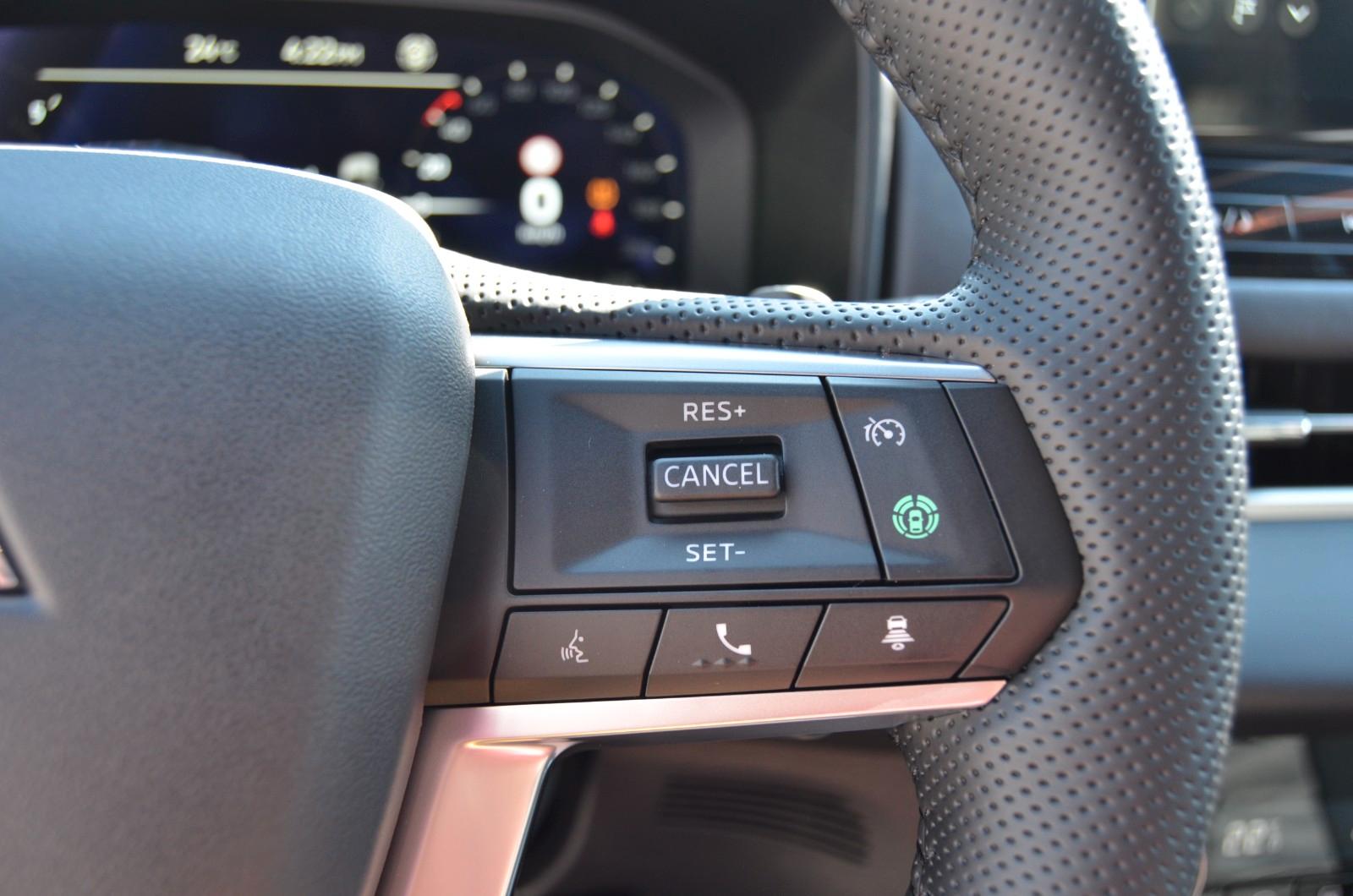 Mitsubishi Outlander 2.4 PHEV Select AT 4WD LED ele. Heck.