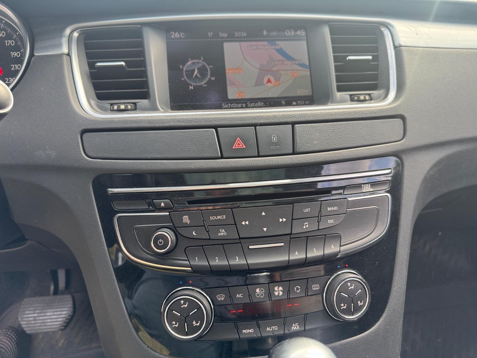 Peugeot 508 2011 — photo 20