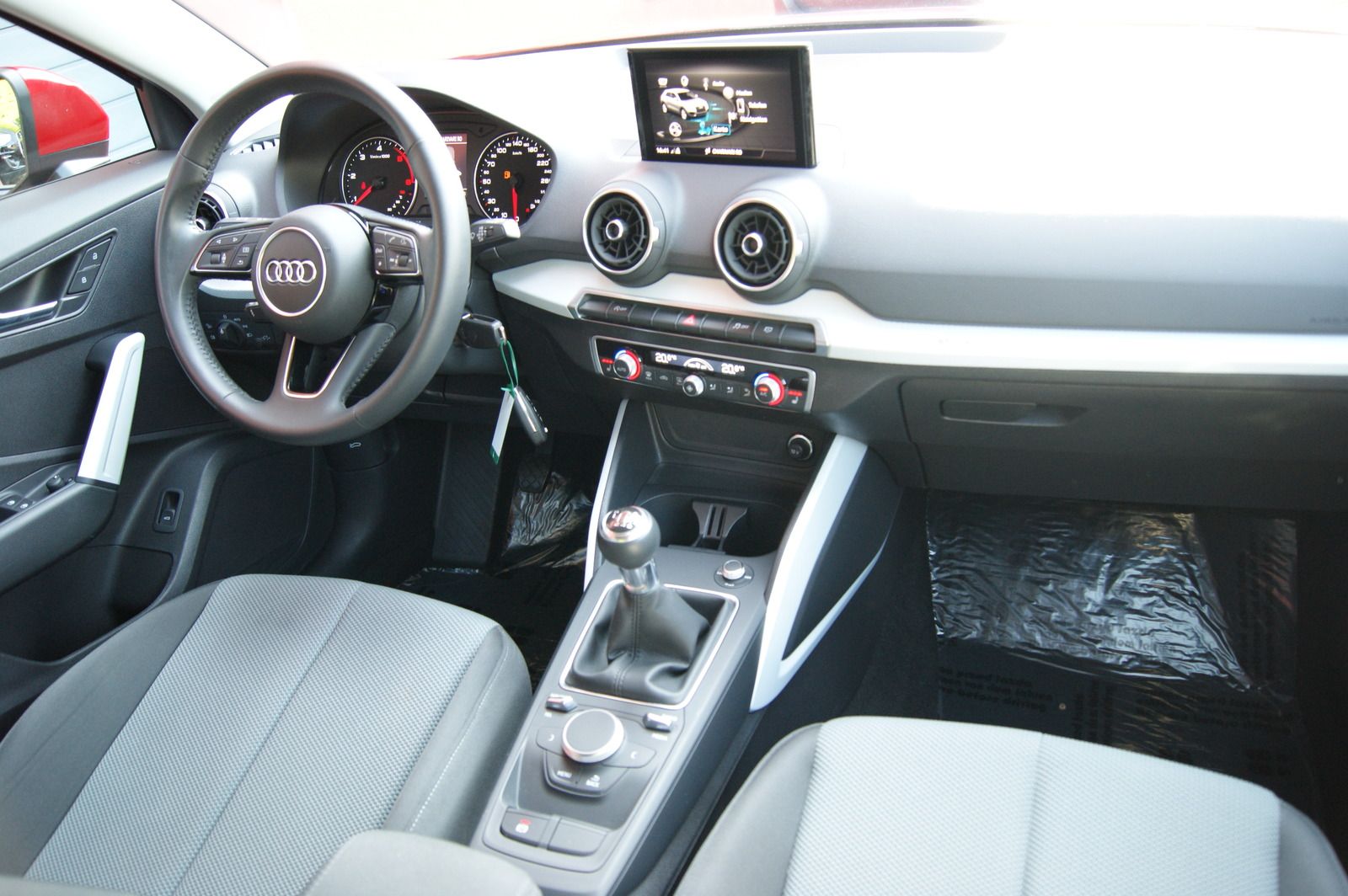 Fahrzeugabbildung Audi Q2 35 TDI design S-LINE AUDI-SOUND LED ANHZV PDC