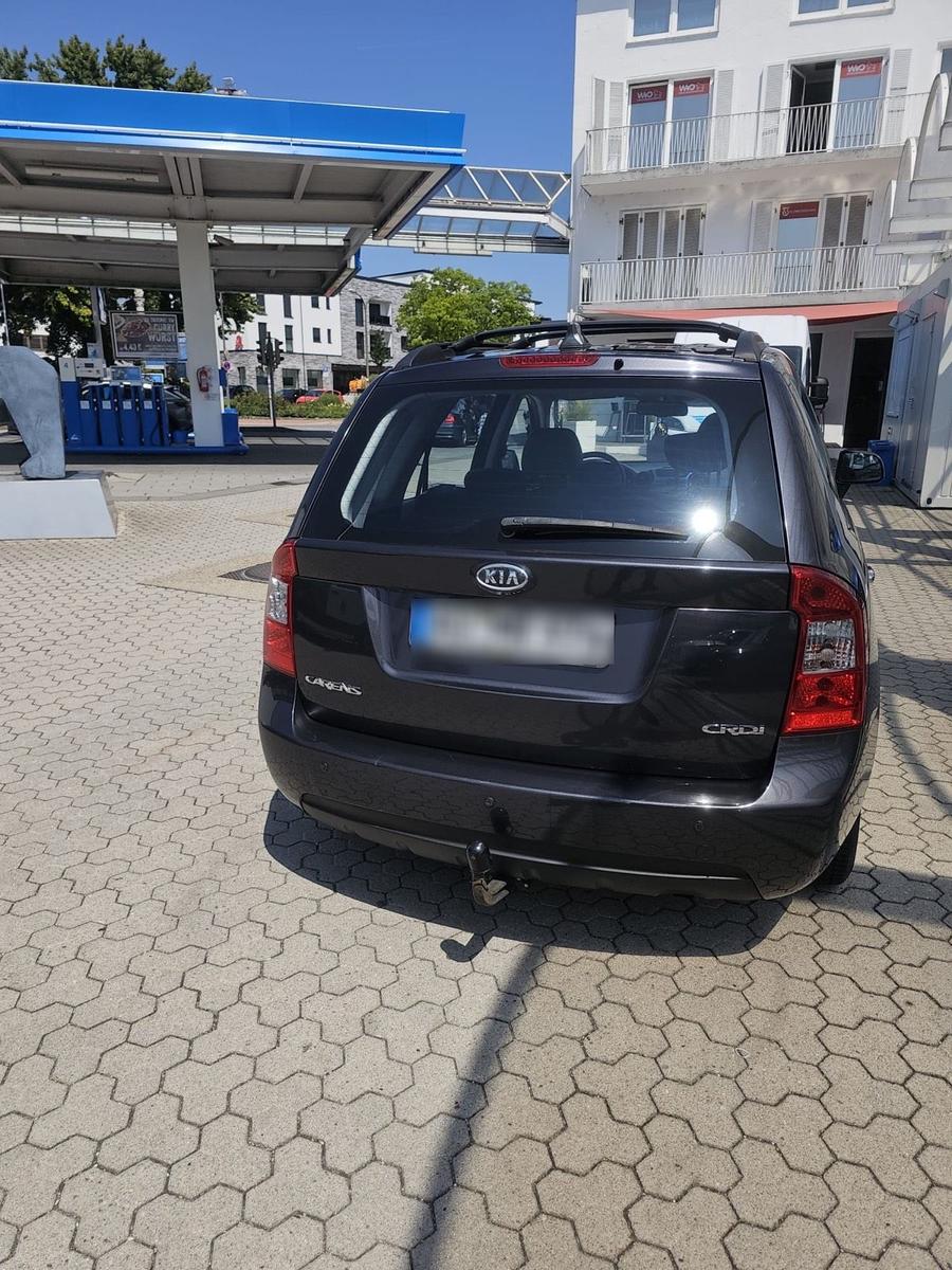 Kia Carens 2009 — engine 140 HP (103kW)