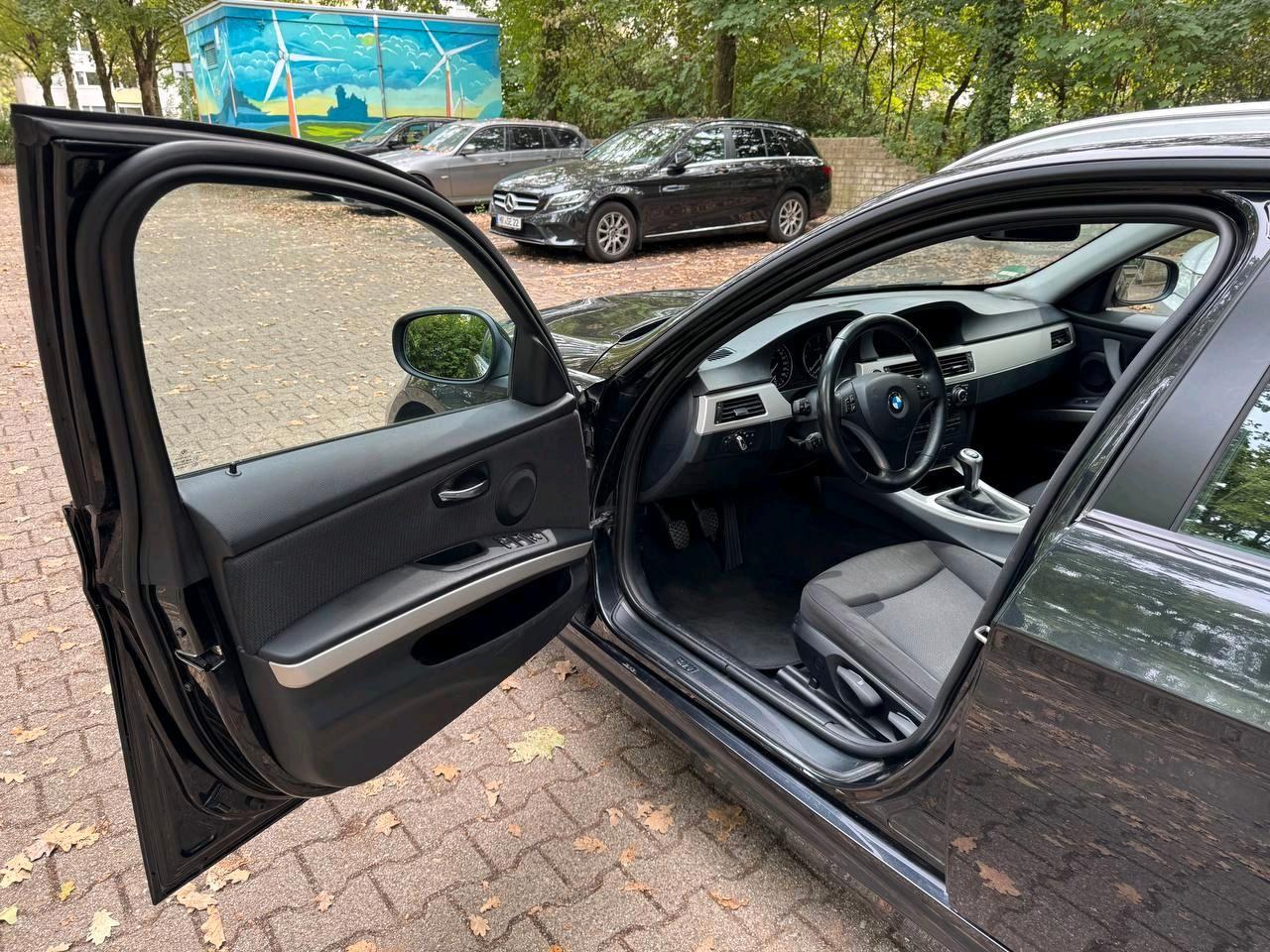 BMW 318 2012 — photo 7