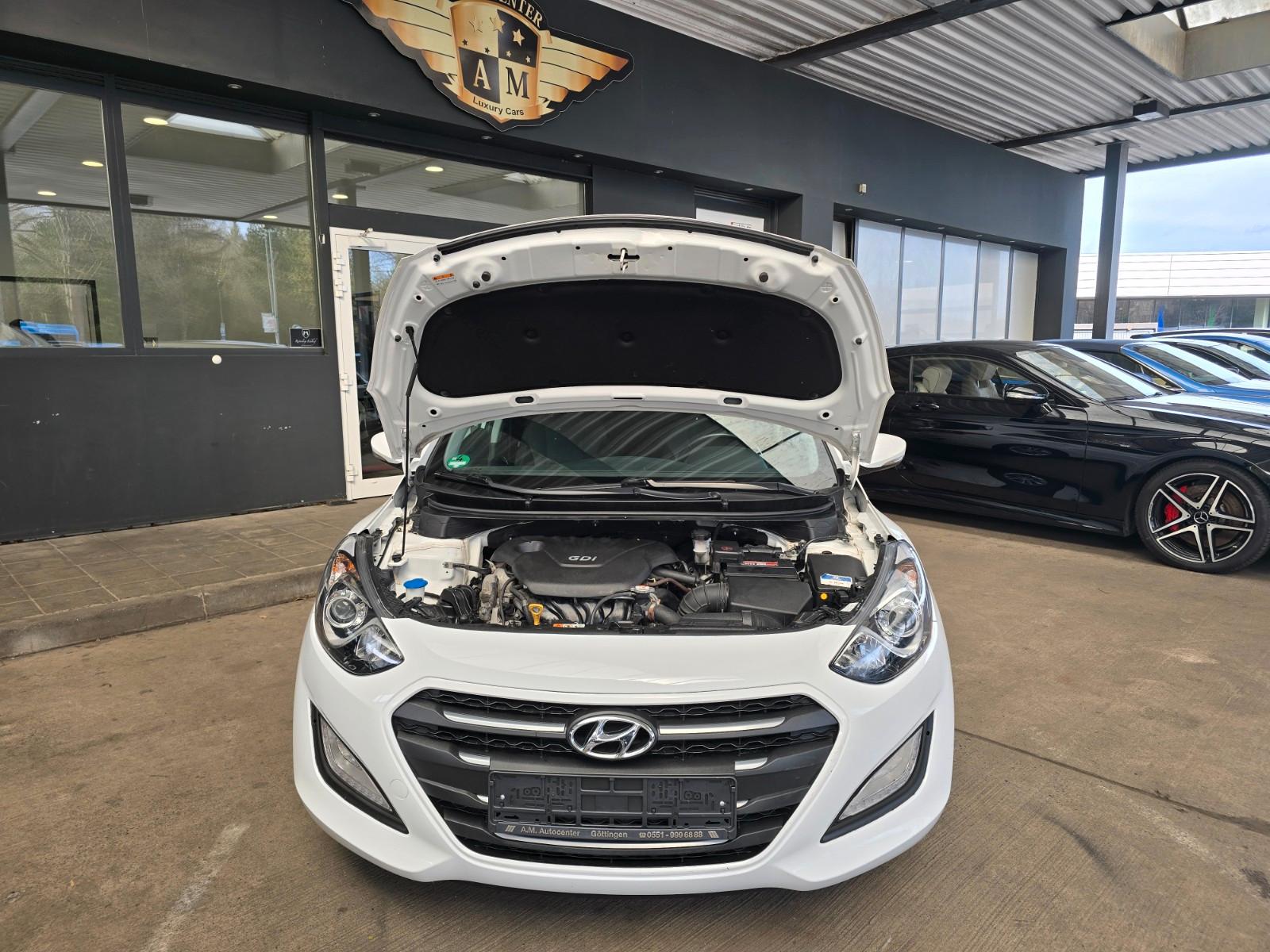Hyundai i30 Kombi 1.6 GDi blue Passion Automatik Park/LM