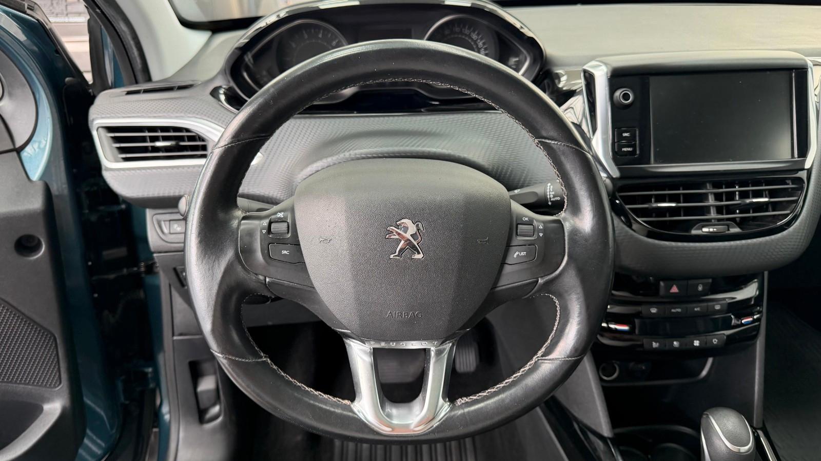 Peugeot 2008 Allure mega Ausstattung & gepflegt