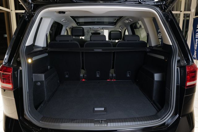 Volkswagen Touran 1.5TSI DSG Highline Pano StdHz AHK Rkam N