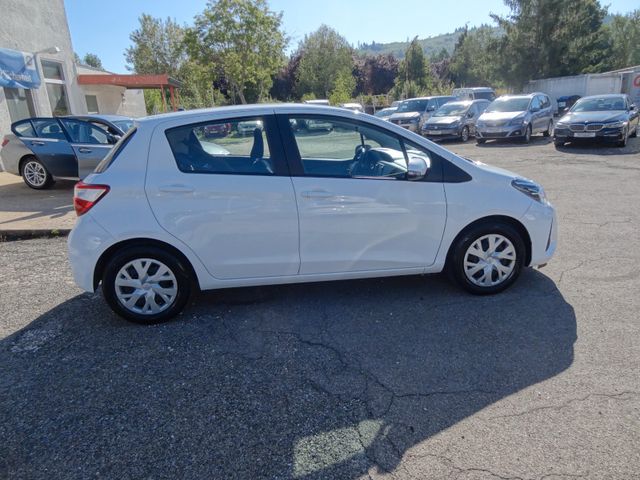 Fahrzeugabbildung Toyota Yaris Comfort/Automatik/1.Hd/Kam/4-Türig/