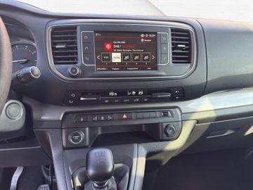 Fotografie des Citroën SpaceTourer elektrische Türen Xenon Kamera