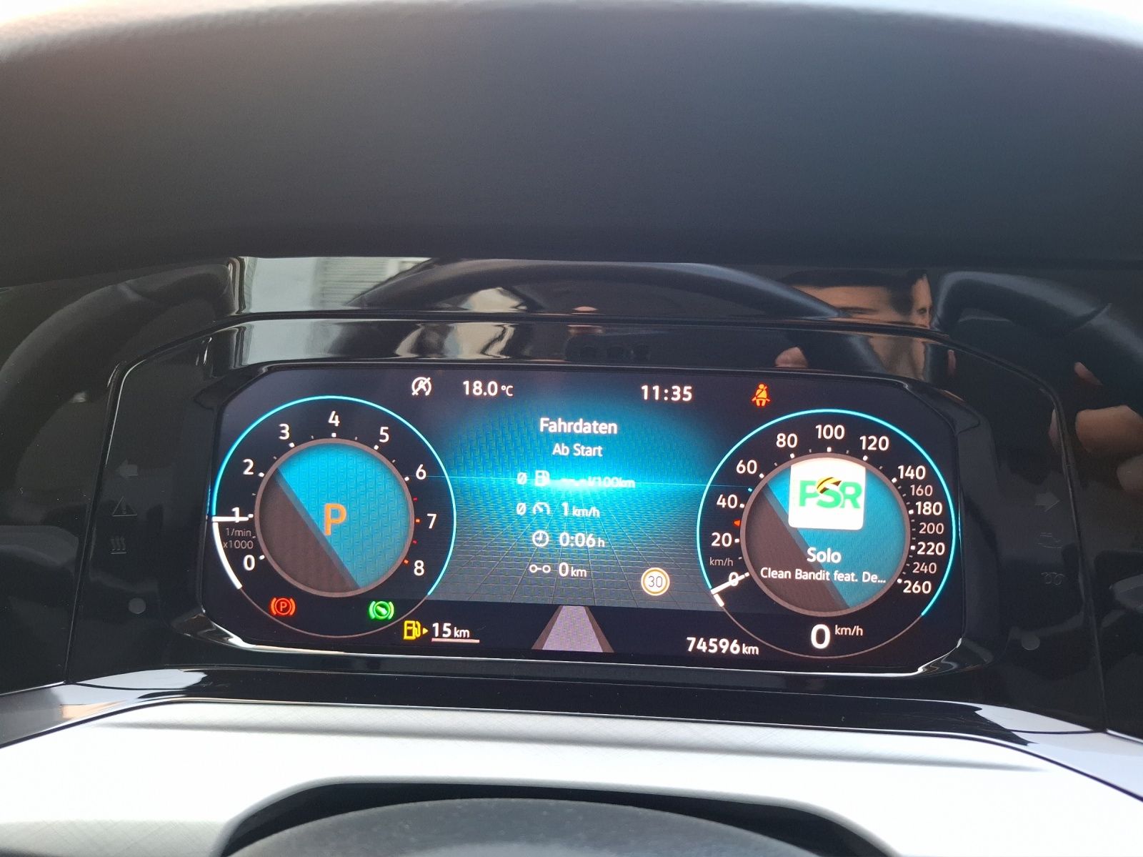 Fahrzeugabbildung Volkswagen Golf VIII Variant eTSI Life DSG LED AHK Navi AID