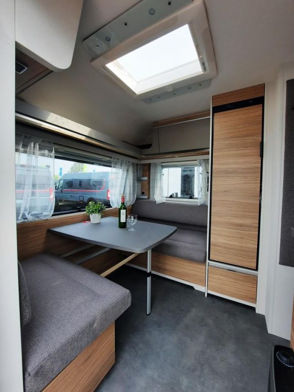 Fahrzeug Übersicht 19 Fahrzeugabbildung Dethleffs Nomad 460 EL Verfüg./Sparen Sie 5.183,- €