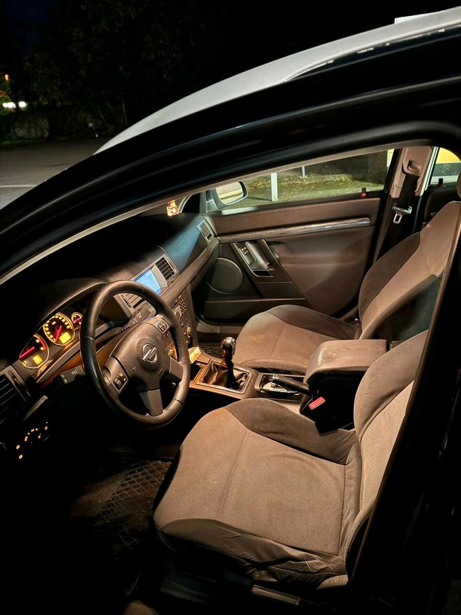 Opel Vectra 2005 — photo 9