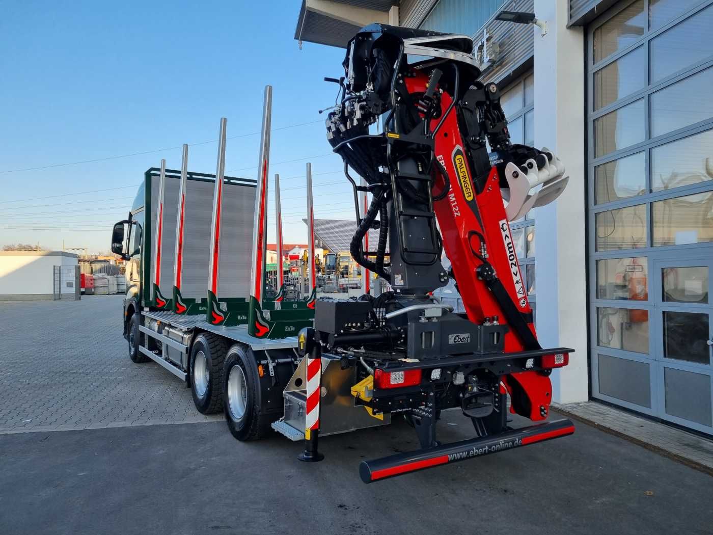 Fahrzeugabbildung Iveco X-Way AS300X57 Z/P HR ON+ 6x4 (6x6 Hi Traction)