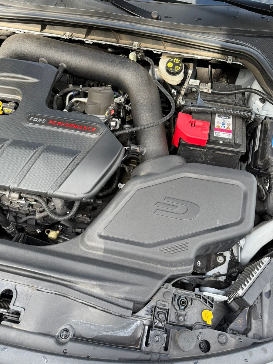 Fahrzeugabbildung Ford Focus Lim. ST X