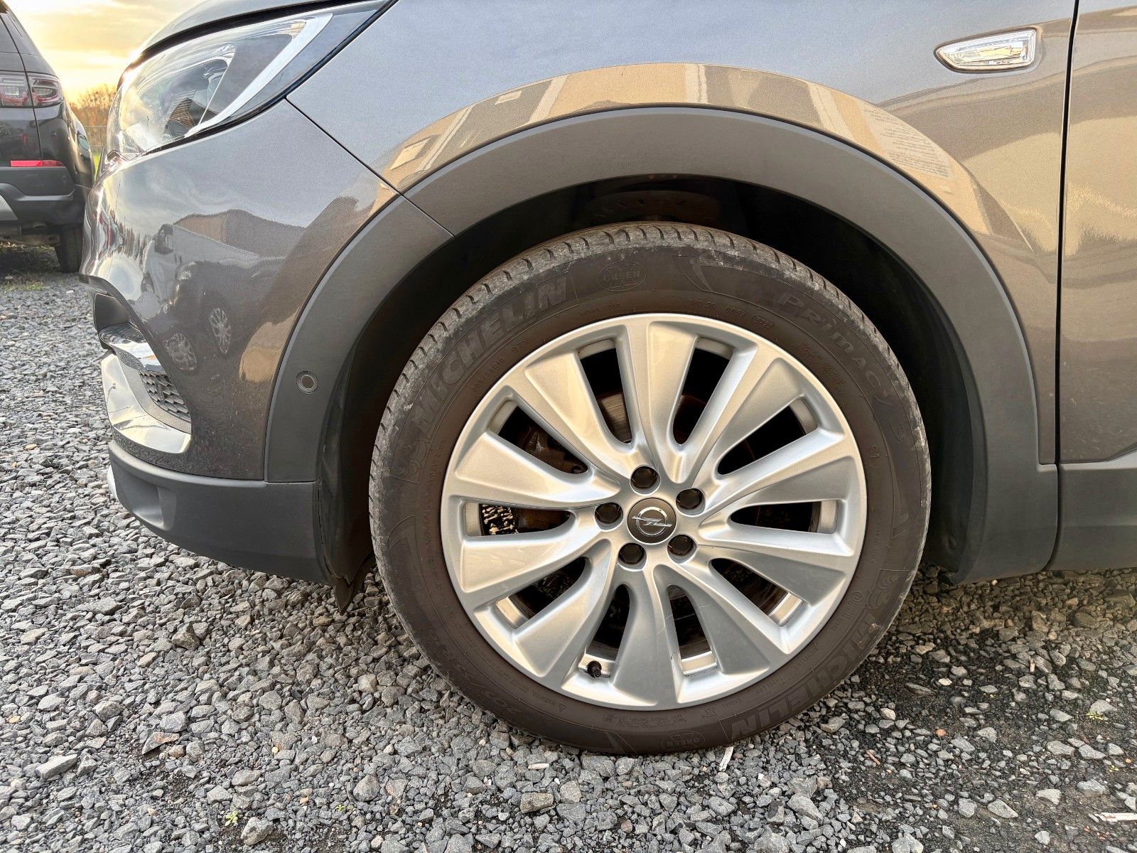 Fahrzeugabbildung Opel Grandland (X) Aut Navi Leder SPORTSITZE LED 1.HD