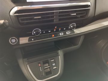 Opel Zafira Life - 10