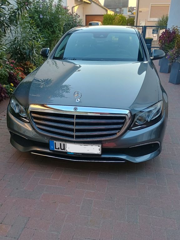 Image of Mercedes-Benz E 220