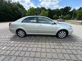 Toyota Avensis 1,8-l-VVT-i, Automatik, 2. Hand - gebrauchte Toyota Avensis aus dem Jahr 2004