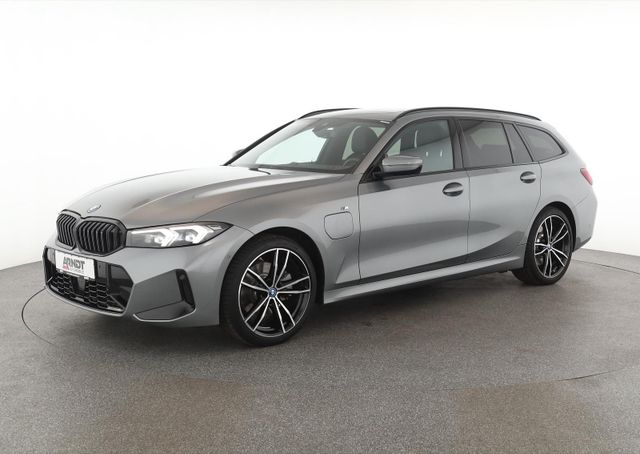 BMW 330e xDrive Touring M Sport LED Pano ACC Kam 19"