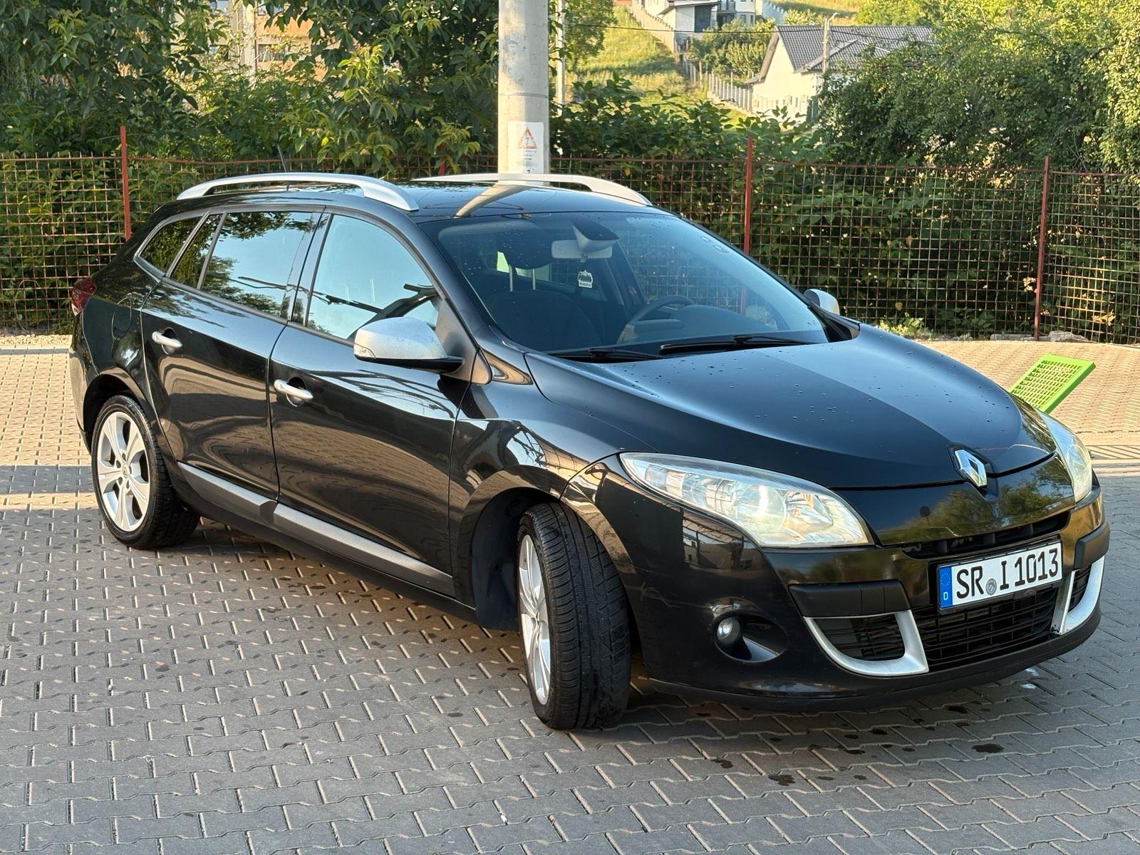 Renault Megane 2011 — rear view