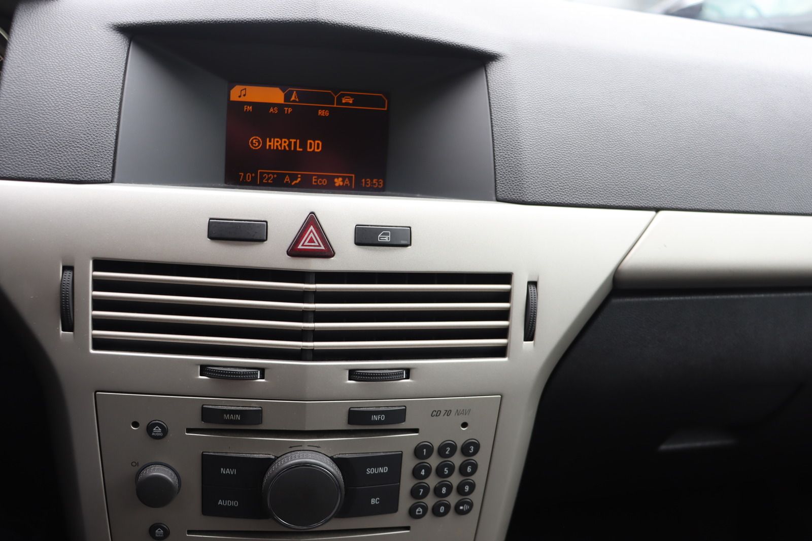 Fahrzeugabbildung Opel Astra 1.4i TWINPORT Edition * Klima * HU/AU neu