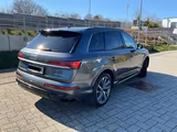 Audi Q7 60 TFSI F quattro S-Line Plug-in-Hybrid  - Audi Q7 mit Hybrid-Antrieb: Grau