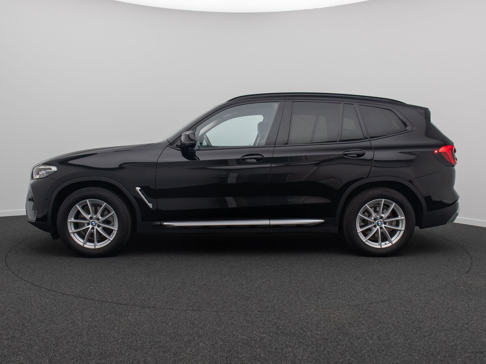 Fahrzeugabbildung BMW X3 xD20d Komfort Kamera HUD DAB Sport HiFi AHK