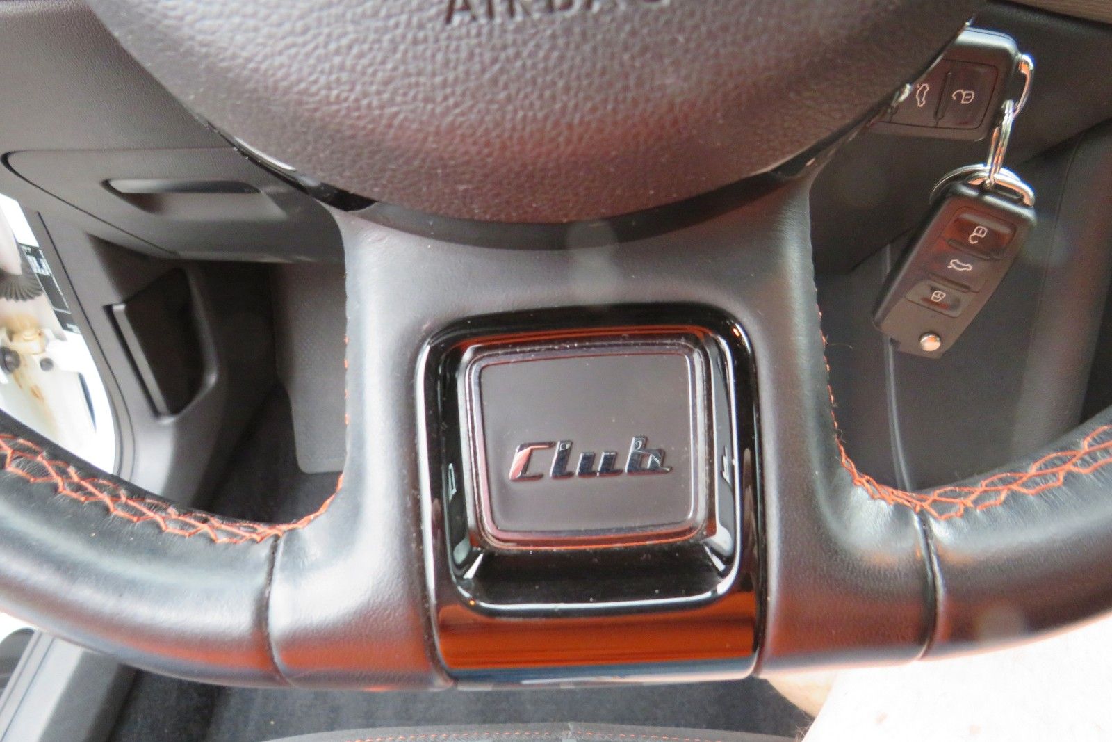 Fahrzeugabbildung Volkswagen Beetle Lim. Club XENON NAVI APP-CONNECT PDC 18`