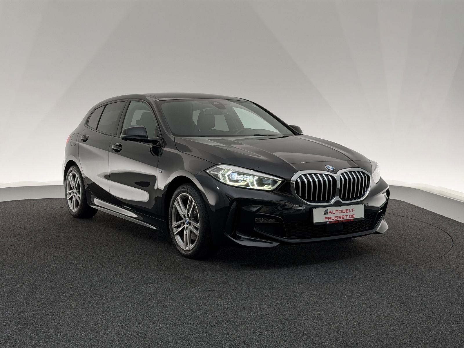 Gebrauchtwagen BMW 118i 118i Lim.*M SPORT*SHADOW-LED-SHZ-PDC-TEMPO-WLAN in Horb am Neckar
