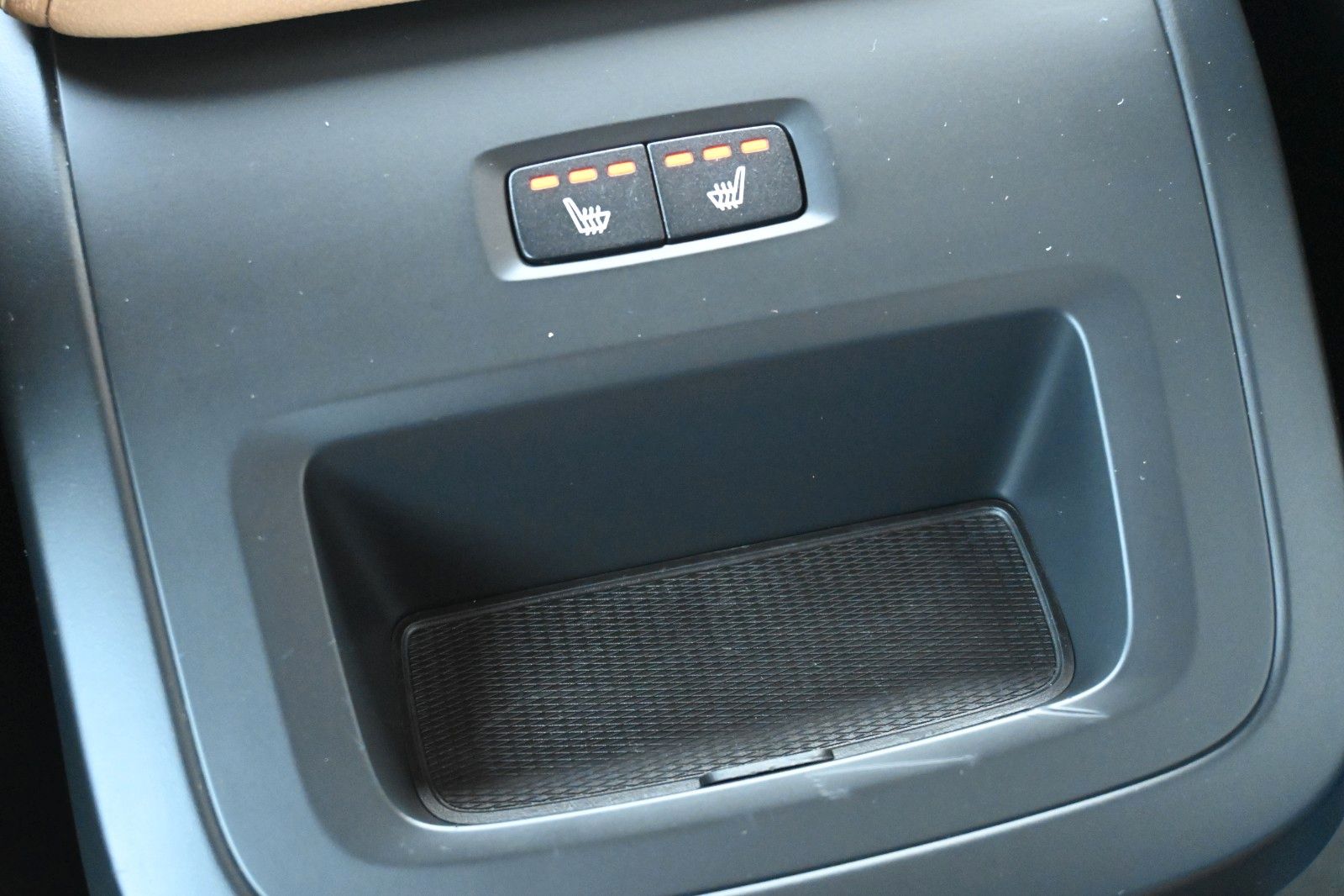 Fahrzeugabbildung Volvo XC60 B4 Plus Bright*LED*Google*STHZ*NAVI*AHK