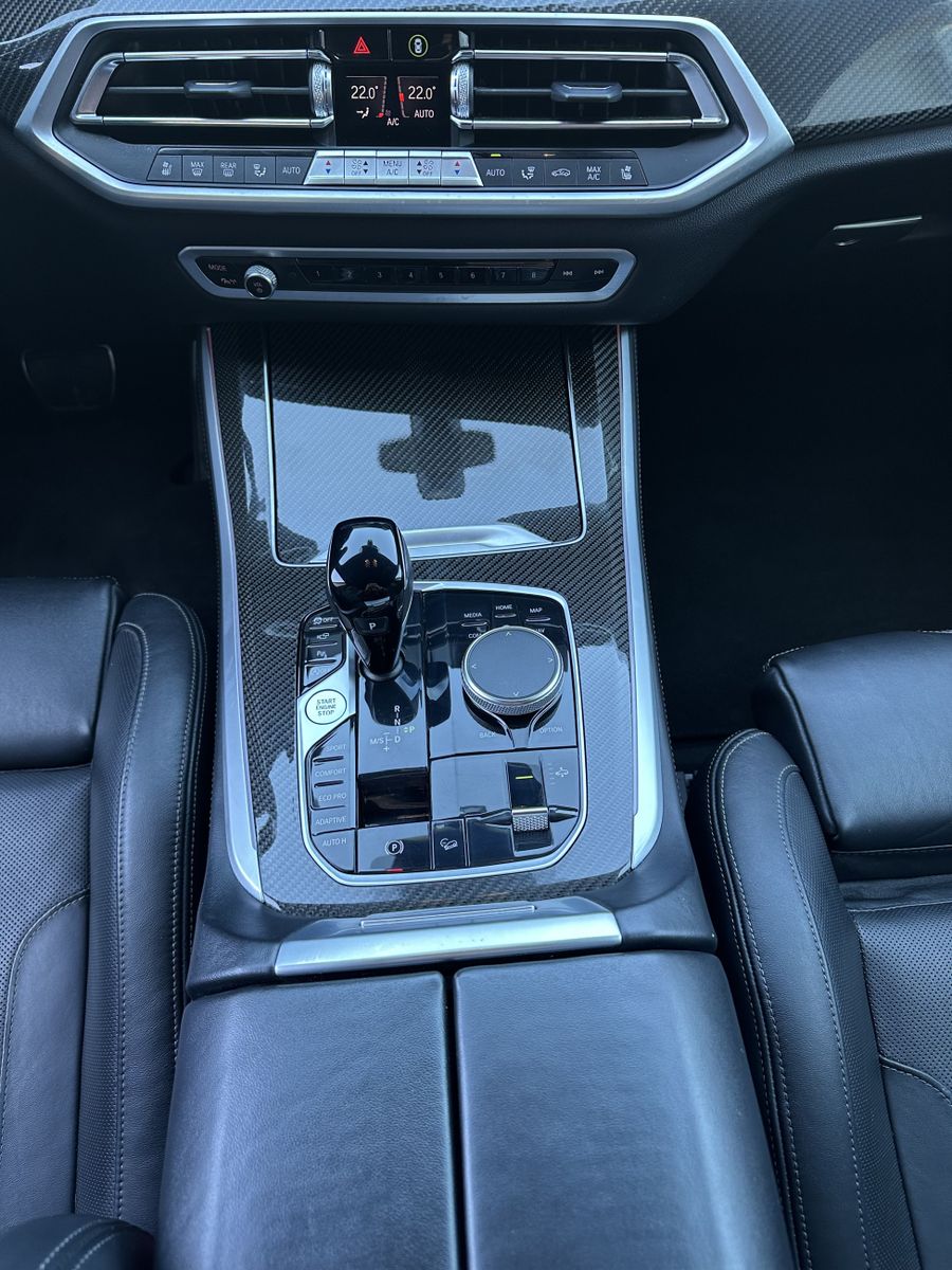 Fahrzeugabbildung BMW X5 M50i NAV+LED+ACC+HEAD-UP+360°+STANDHZG+22ZOLL