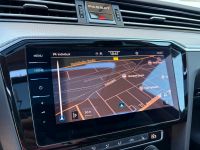 Volkswagen Passat Var. 2.0 TSI DSG 4M R-Line STDHZ PANO AHK bei Autohaus Landmann & Maier OHG