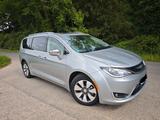 Chrysler Pacifica Hybrid  "Vollausstattung" - Chrysler Pacifica mit Hybrid-Antrieb