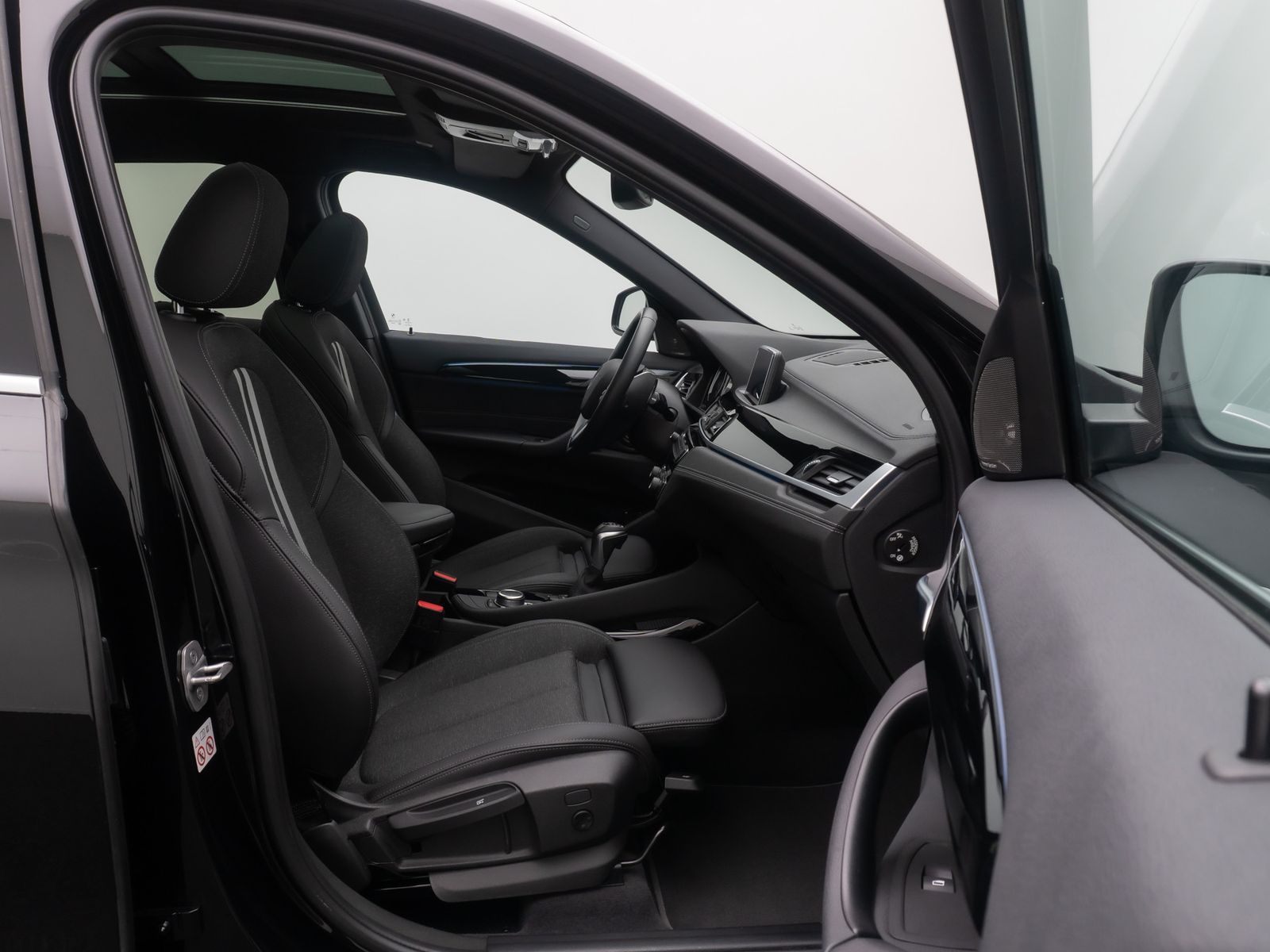Fahrzeugabbildung BMW X1 xD25e Sport Line Kamera DAB Panorama H/K 18"