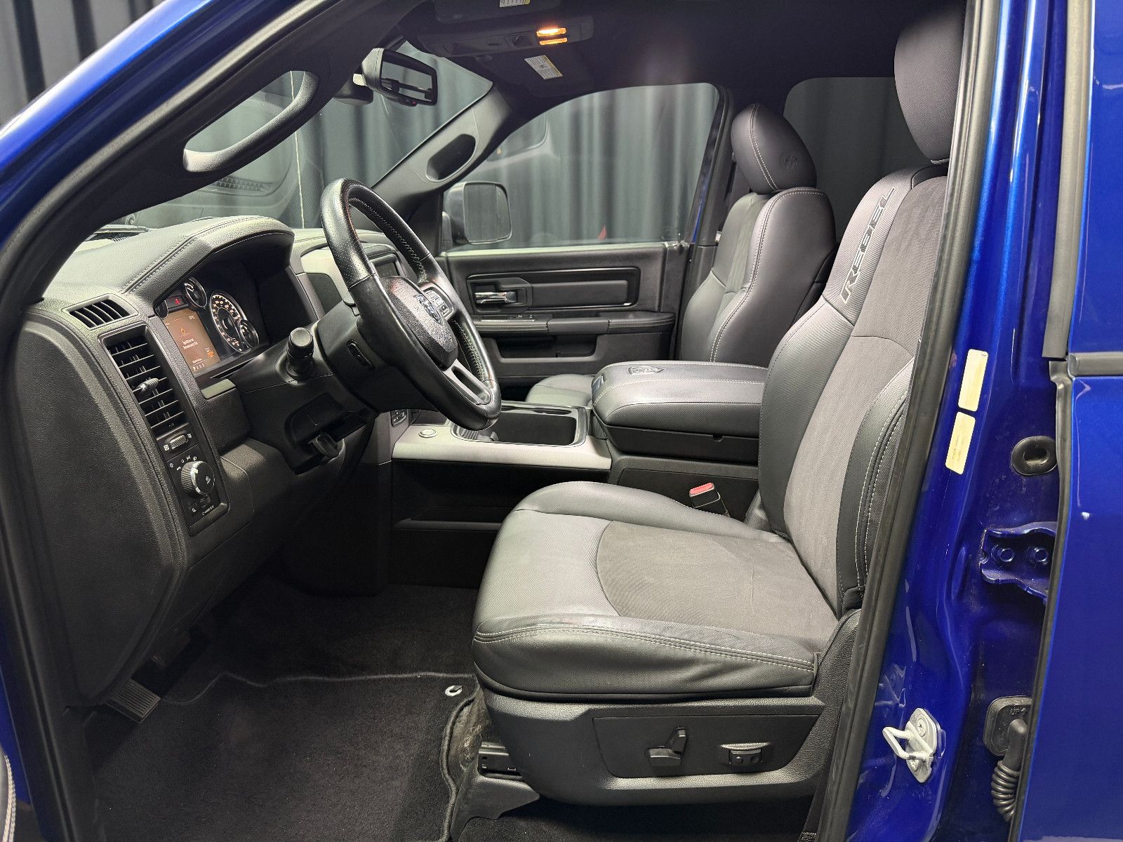 Fahrzeugabbildung Dodge Dodge RAM 1500 5.7 V8 4x4 REBEL|LPG|NAVI|KAMERA|