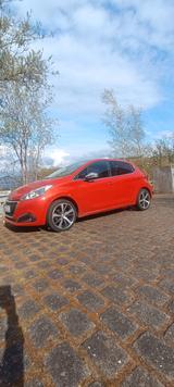 Peugeot 208 1.2 Allure PureTech 110 EAT6 S & S Allure - Peugeot 208 von privat