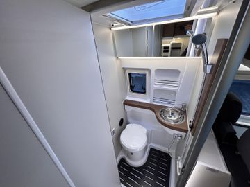 Westfalia Columbus 600 D 140PS Automatik LED Lithium Solar