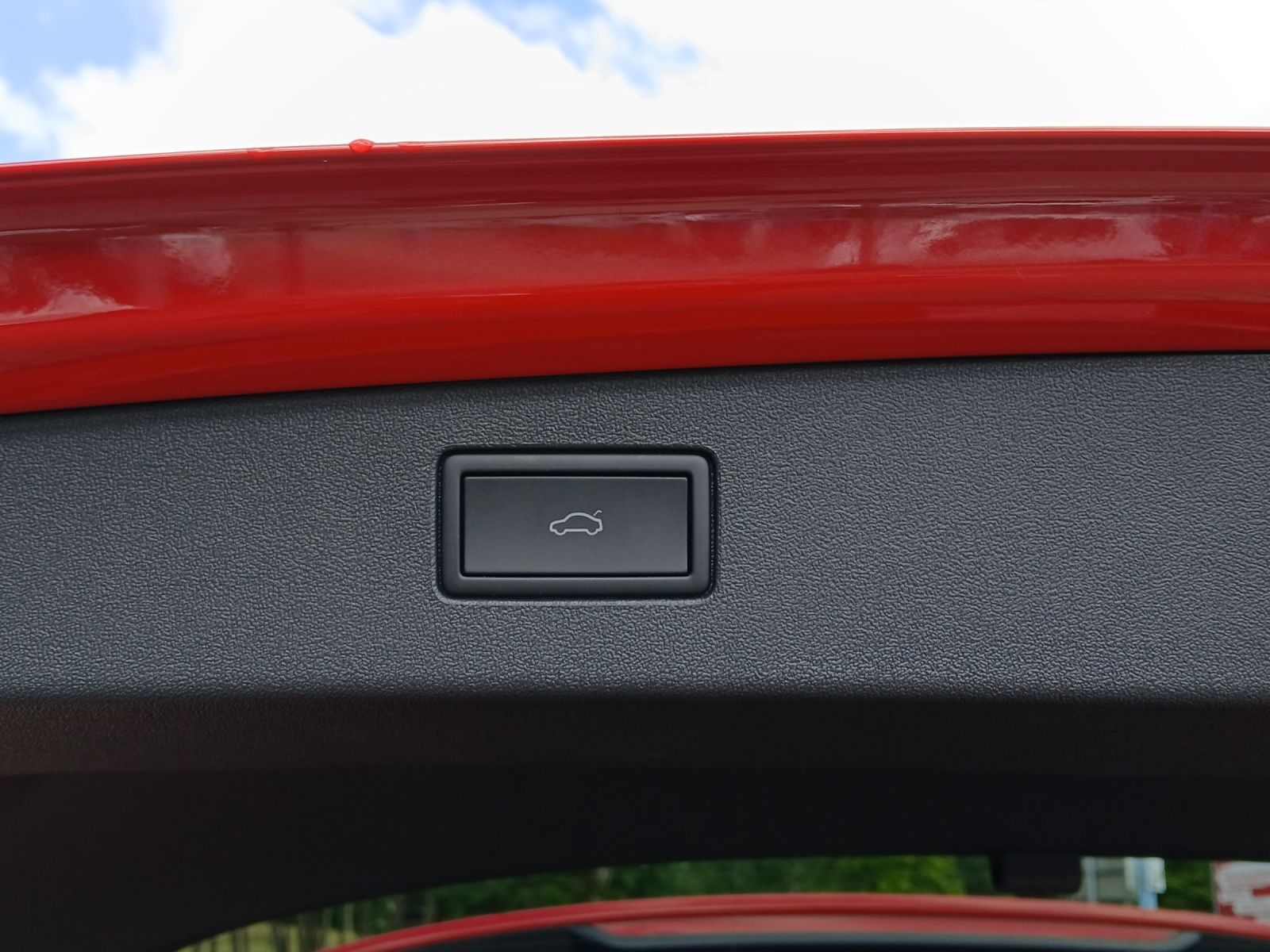 Fahrzeugabbildung Volkswagen Tiguan TDI Goal DSG Matrix AHK Navi AID ACC RFK