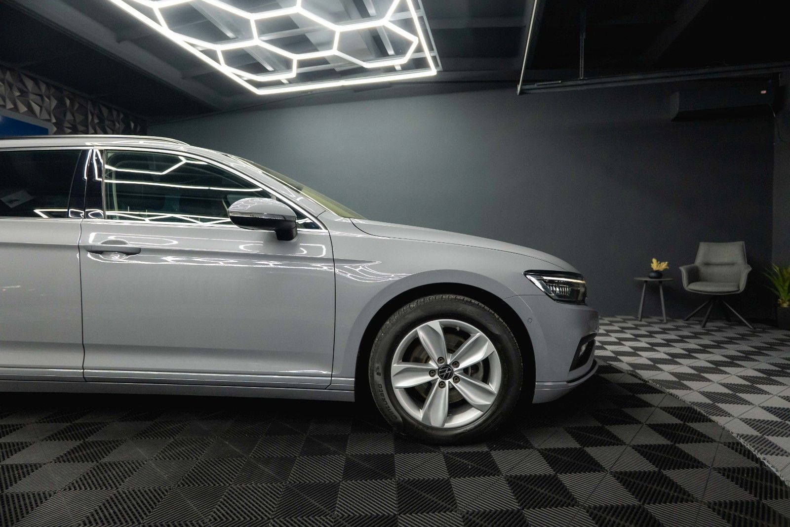 Fahrzeugabbildung Volkswagen Passat Variant 2.0 TDI IQ Business *ACC*LED*DCC*
