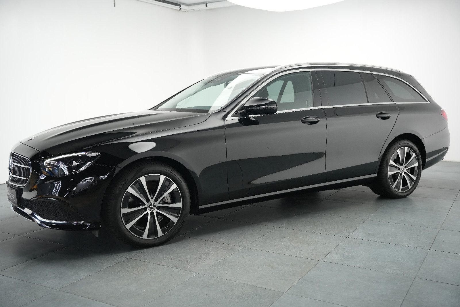 Fahrzeugabbildung Mercedes-Benz E 300 de/Plug-in/Leder/Ambiente/LED/360°Cam/SHZ/