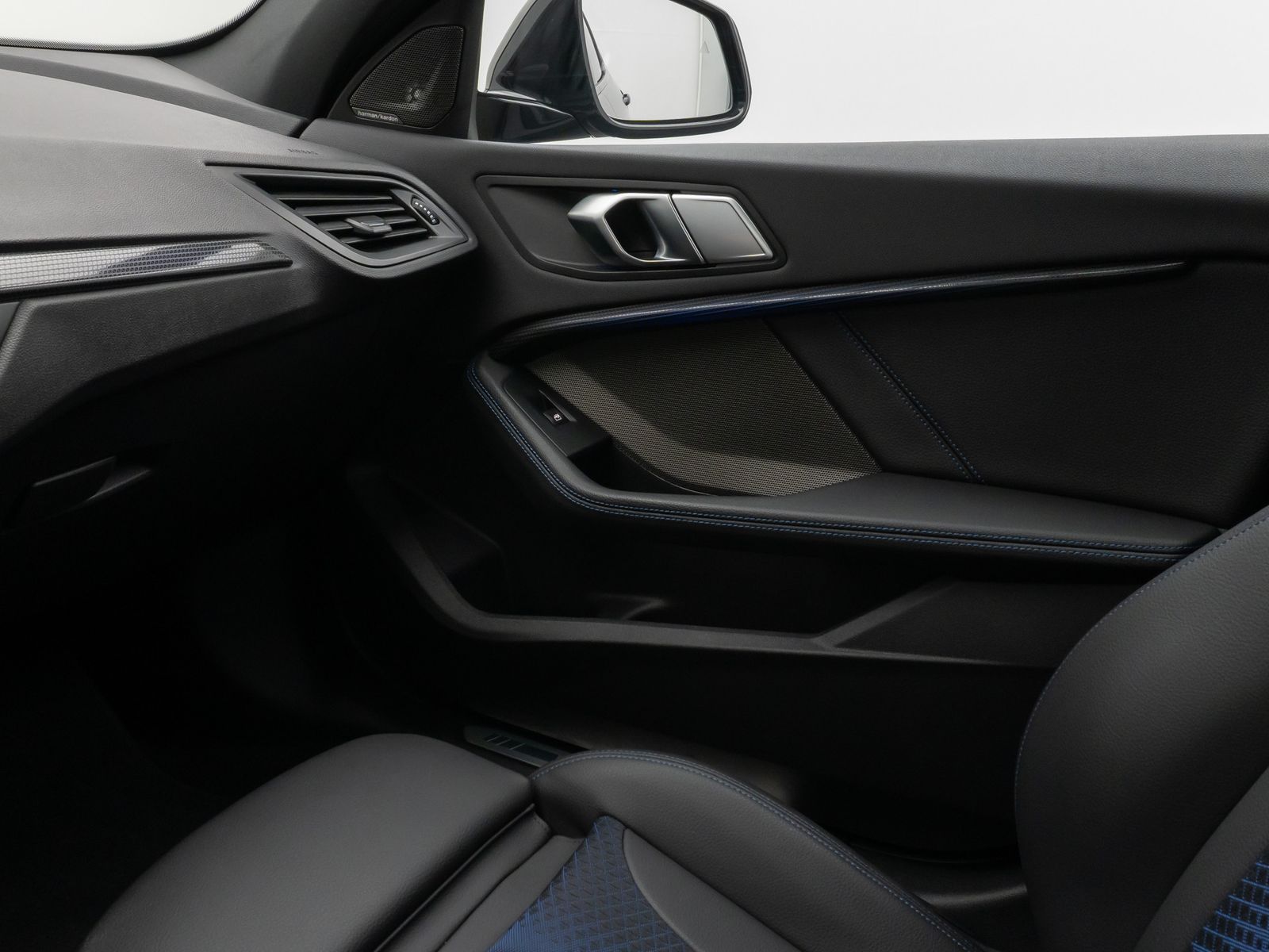 Fahrzeugabbildung BMW M135i xD HUD DAB H/K Komfort 19" Lenkradheizung