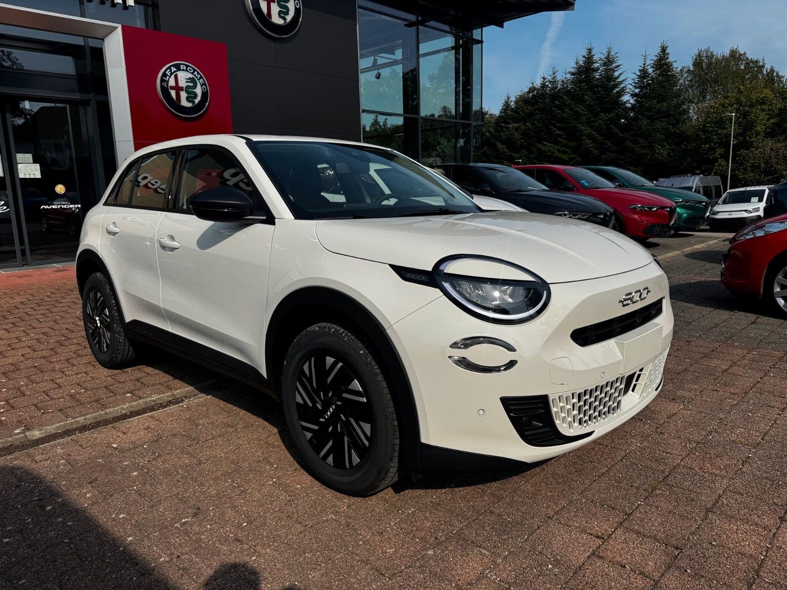 Fahrzeugabbildung Fiat 600 1.2 Automatik 100PS Sonderedi. NAVI KAMERA