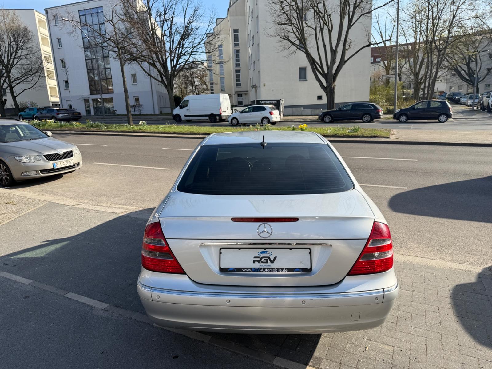 Mercedes-Benz E 220 CDI Limousine Automatik "Elegance"TÜV NEU