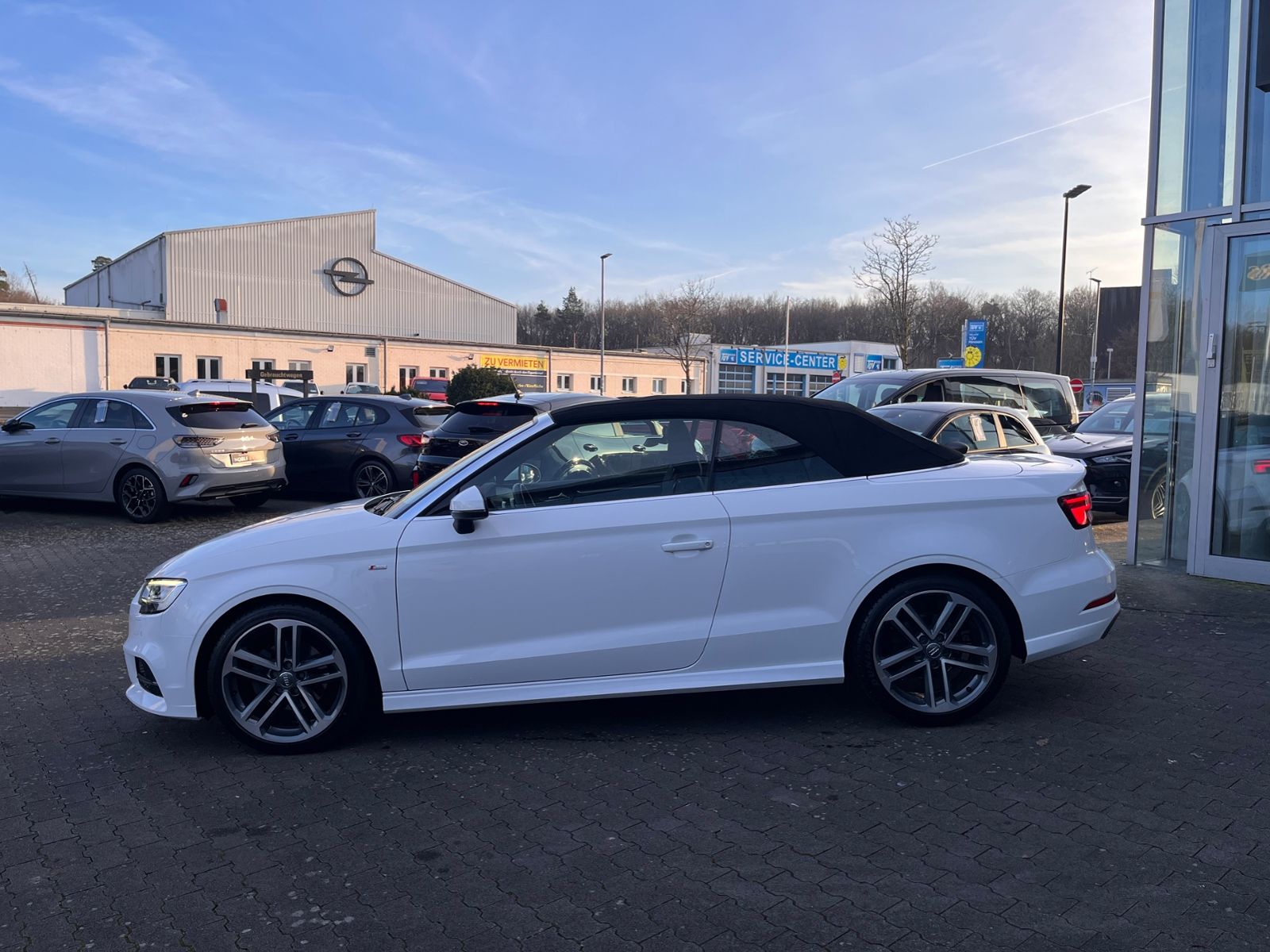 Fahrzeugabbildung Audi A3 Cabriolet 35 TFSI S-Line LED NAVI SHZ