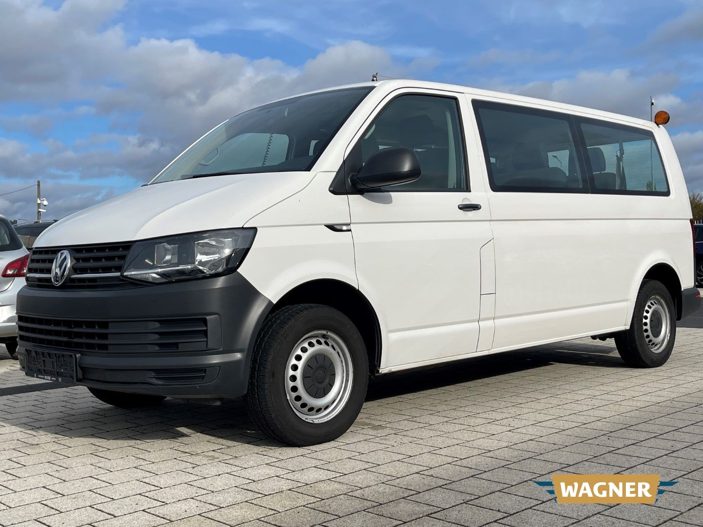 Fahrzeugabbildung Volkswagen T6 Kombi EcoProfi lang 9 Sitzer Klima